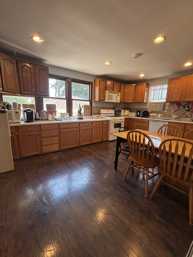 4825 W Jarlath Street Property Photo 3