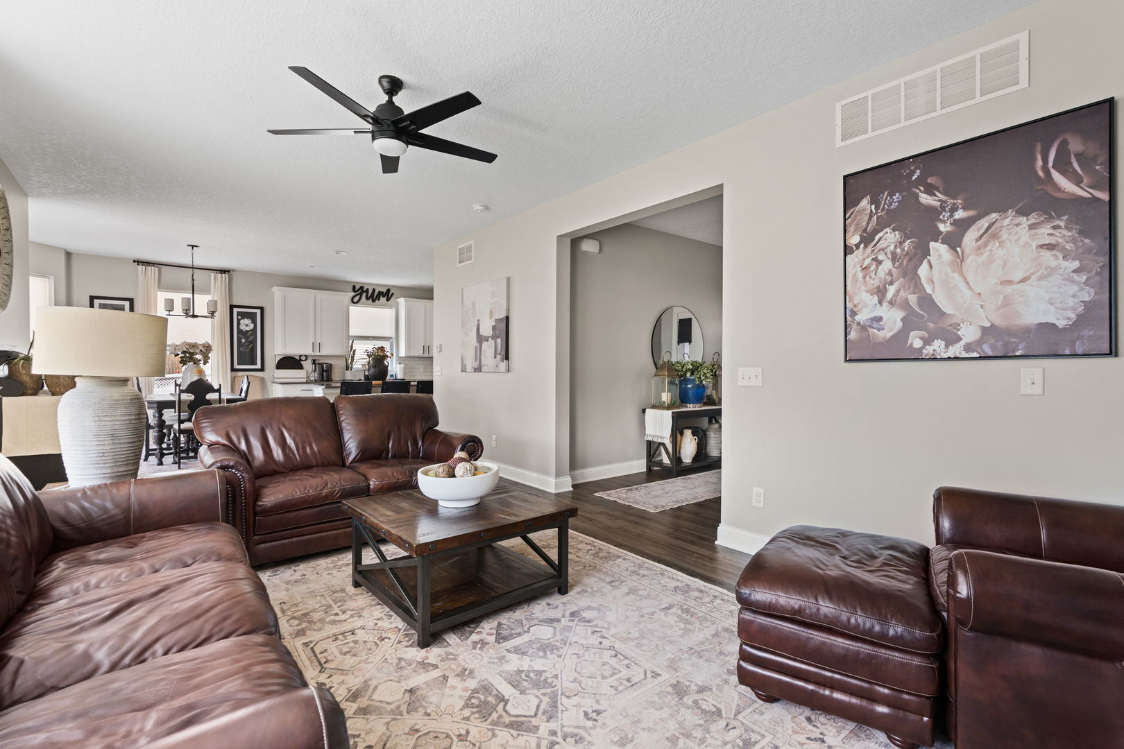 6836 Matthews Court Property Photo 7