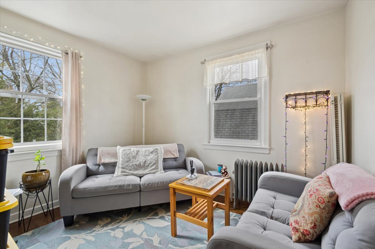 1762 W Morse Avenue Property Photo 10