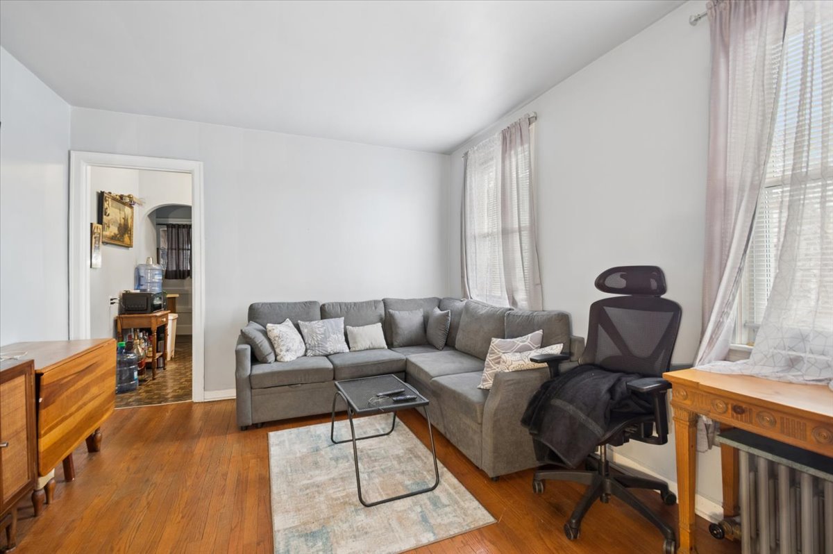 1762 W Morse Avenue Property Photo 14