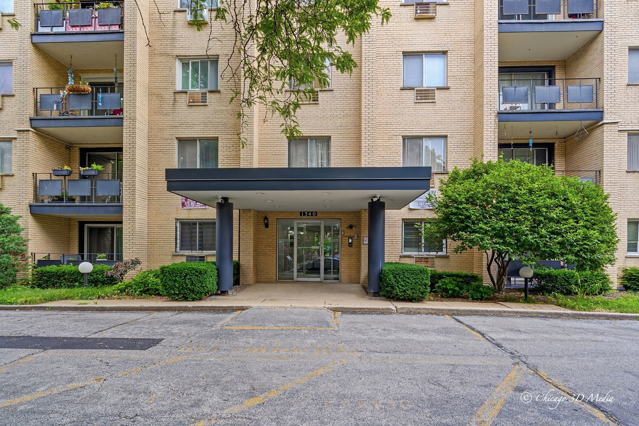 1340 W Touhy Avenue 202 Property Photo 1