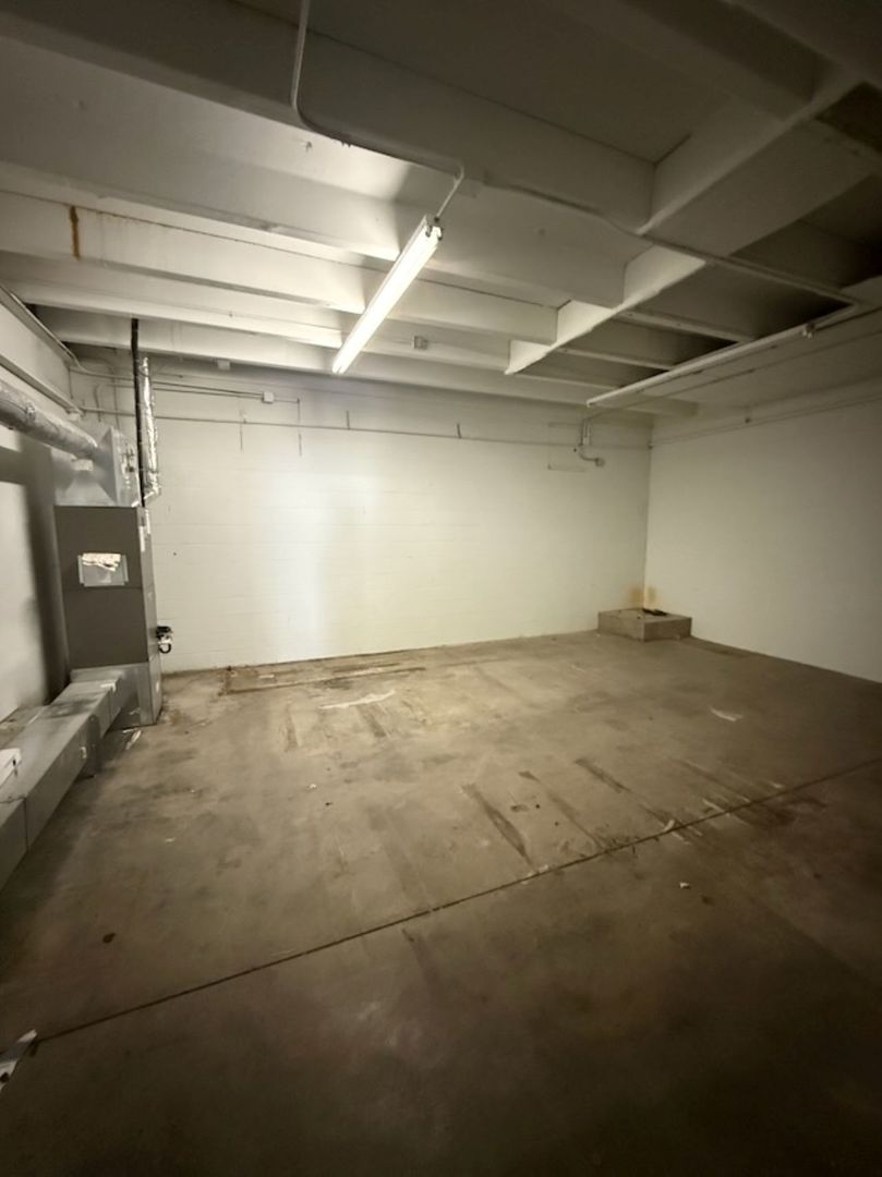 1040 W 4th Street Property Photo 17
