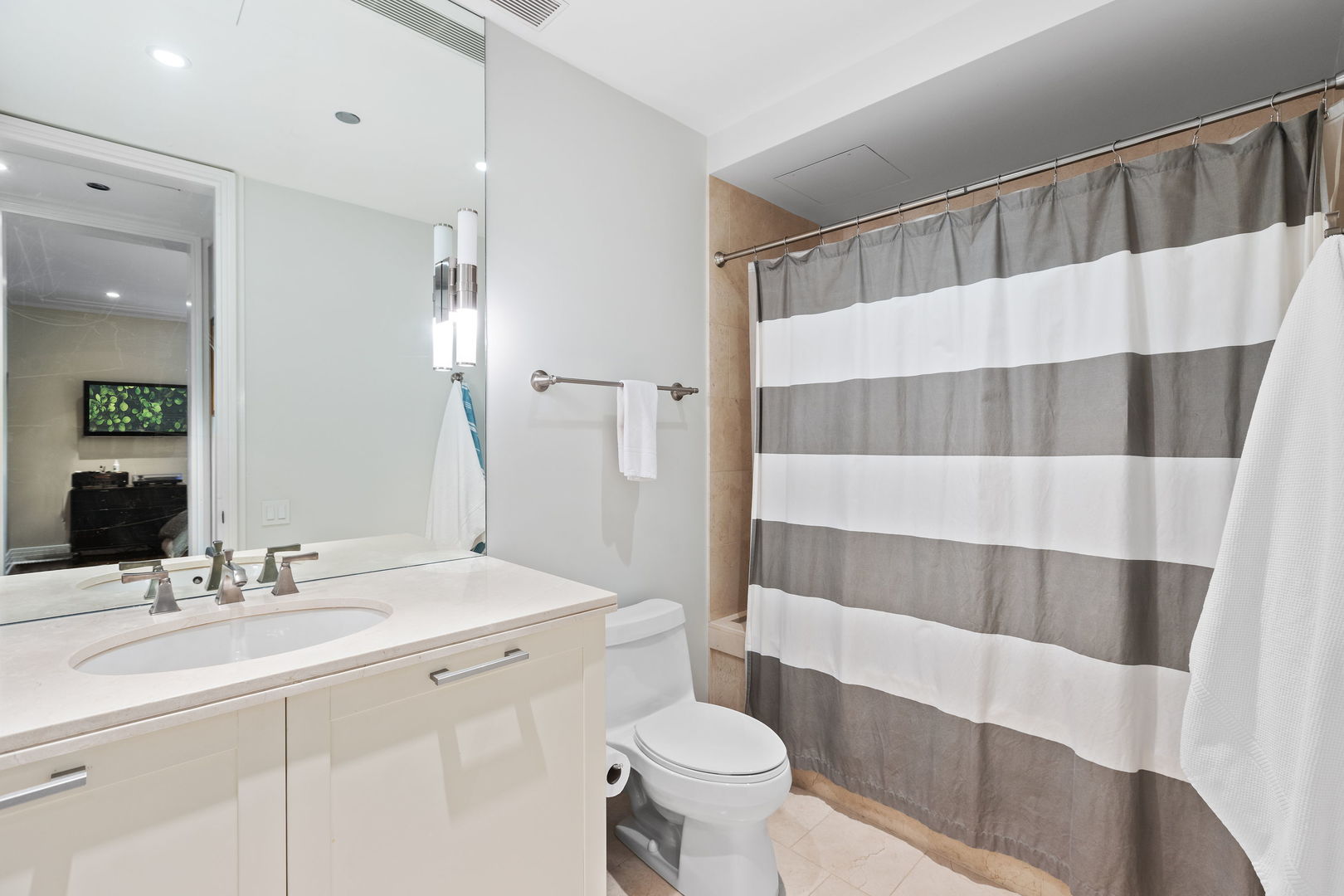 159 E Walton Place 5c Property Photo 18