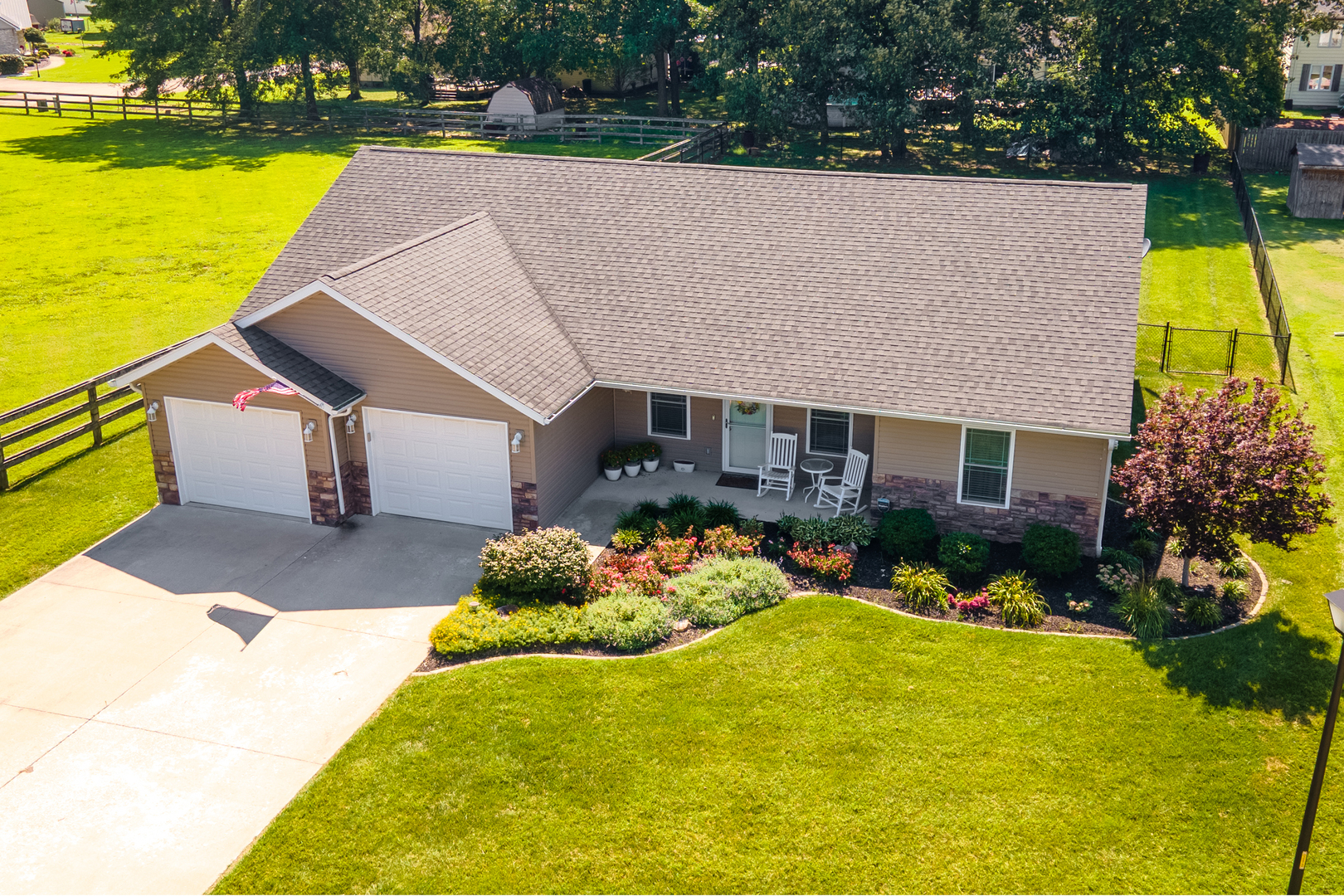 1404 Dew Drop Drive Property Photo 2