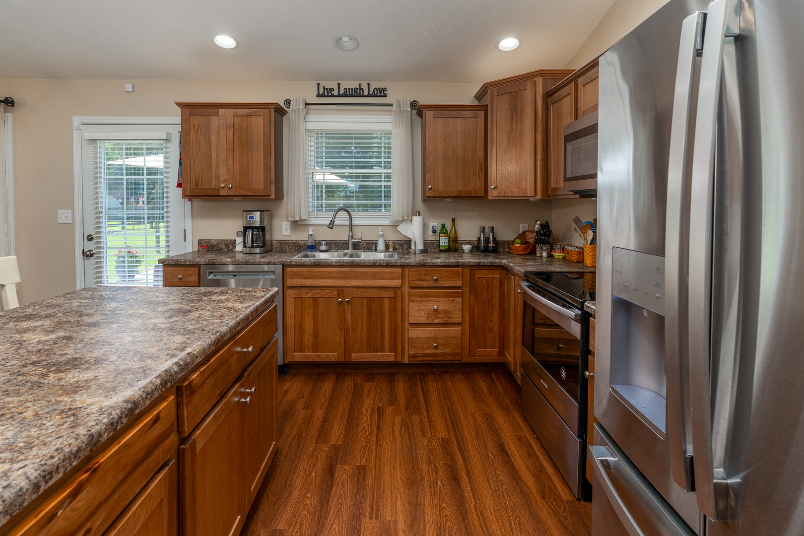 1404 Dew Drop Drive Property Photo 11