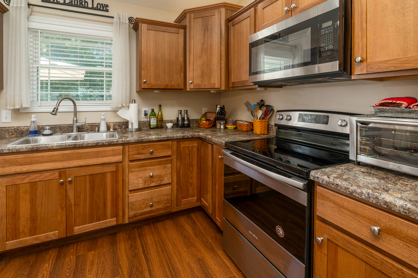1404 Dew Drop Drive Property Photo 12