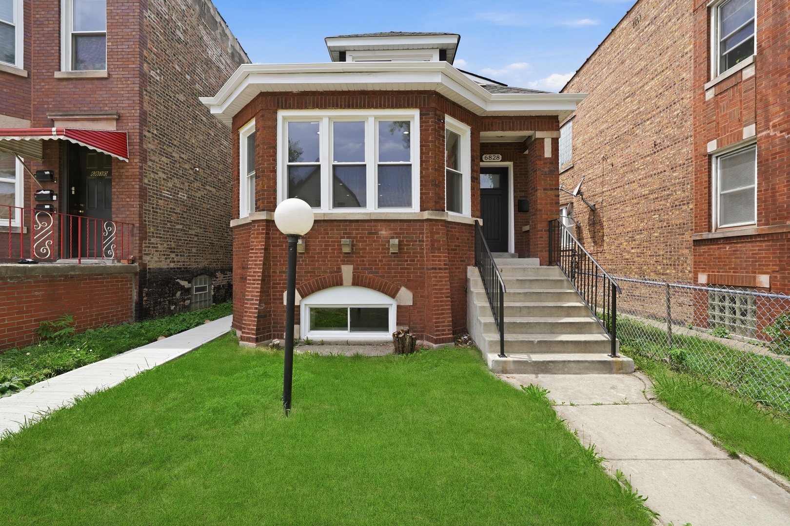 6828 S Champlain Avenue Property Photo 1