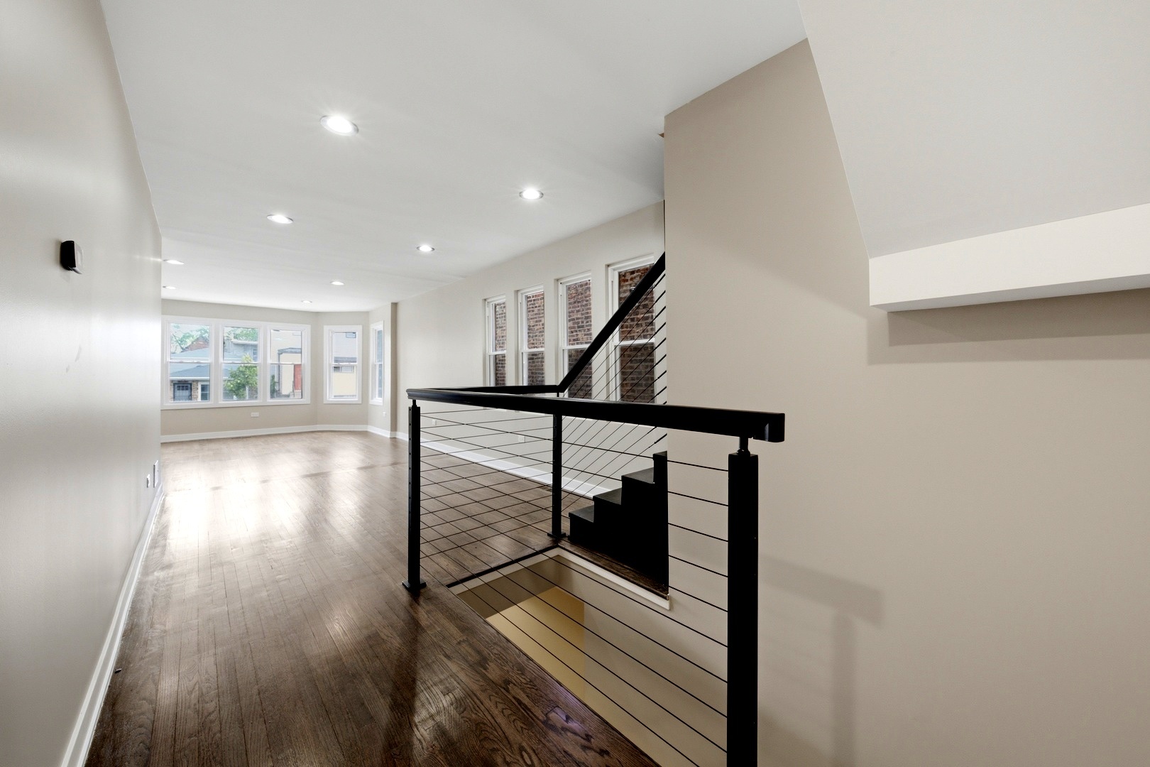 6828 S Champlain Avenue Property Photo 2