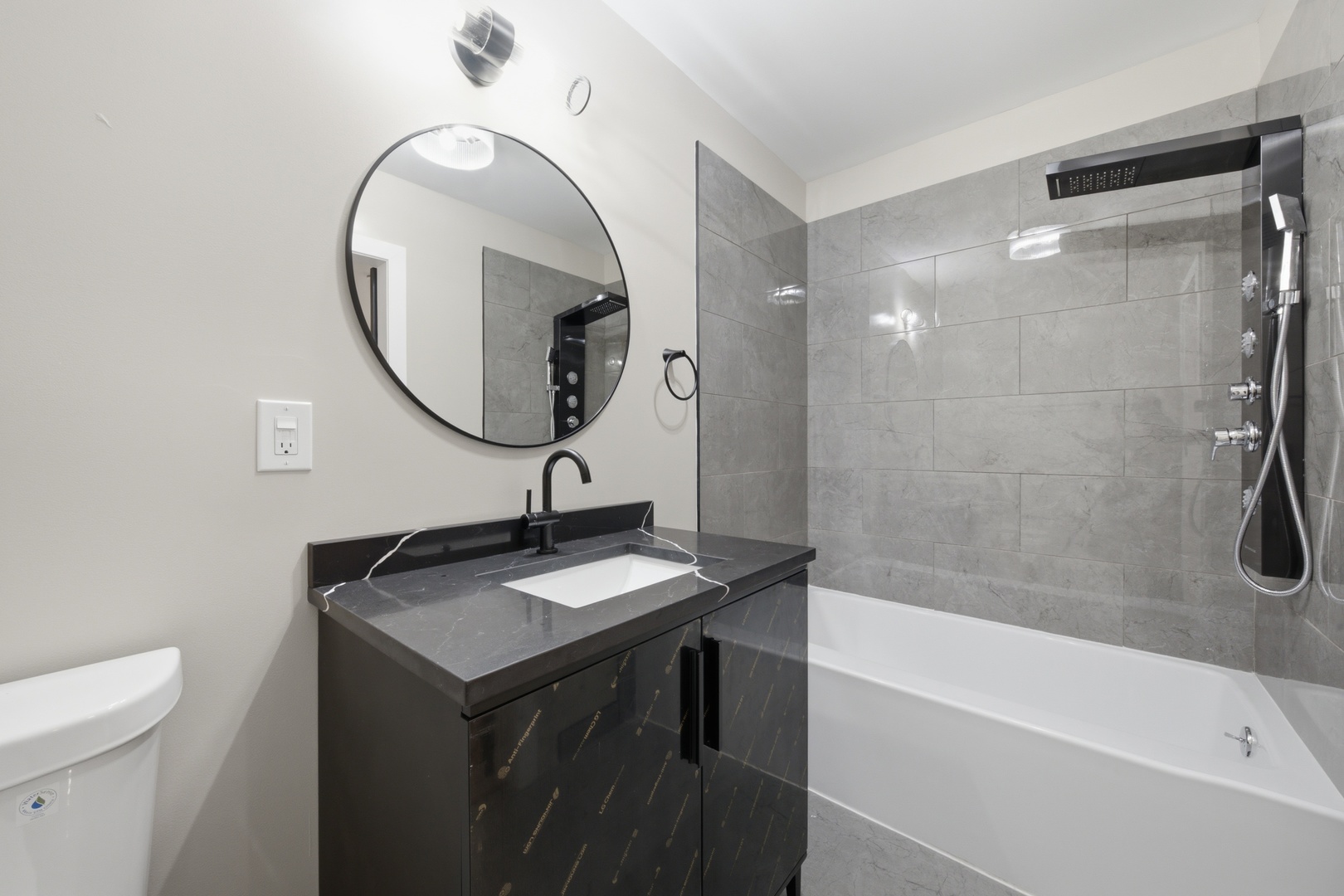6828 S Champlain Avenue Property Photo 9