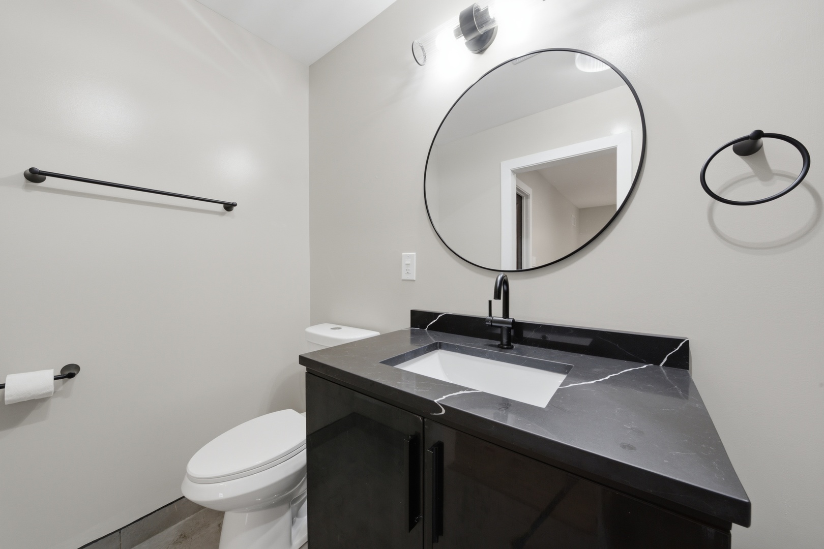 6828 S Champlain Avenue Property Photo 10