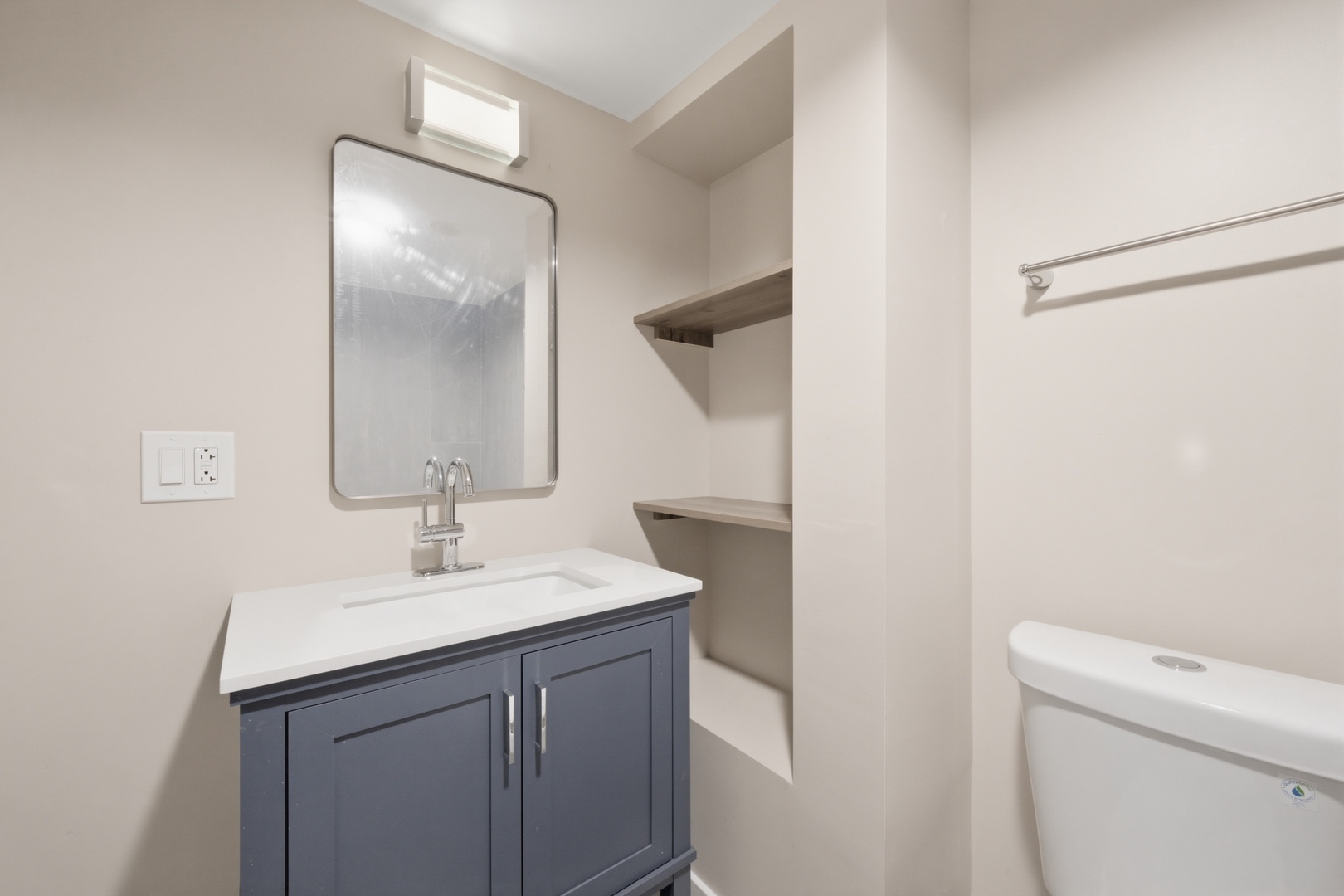 6828 S Champlain Avenue Property Photo 15