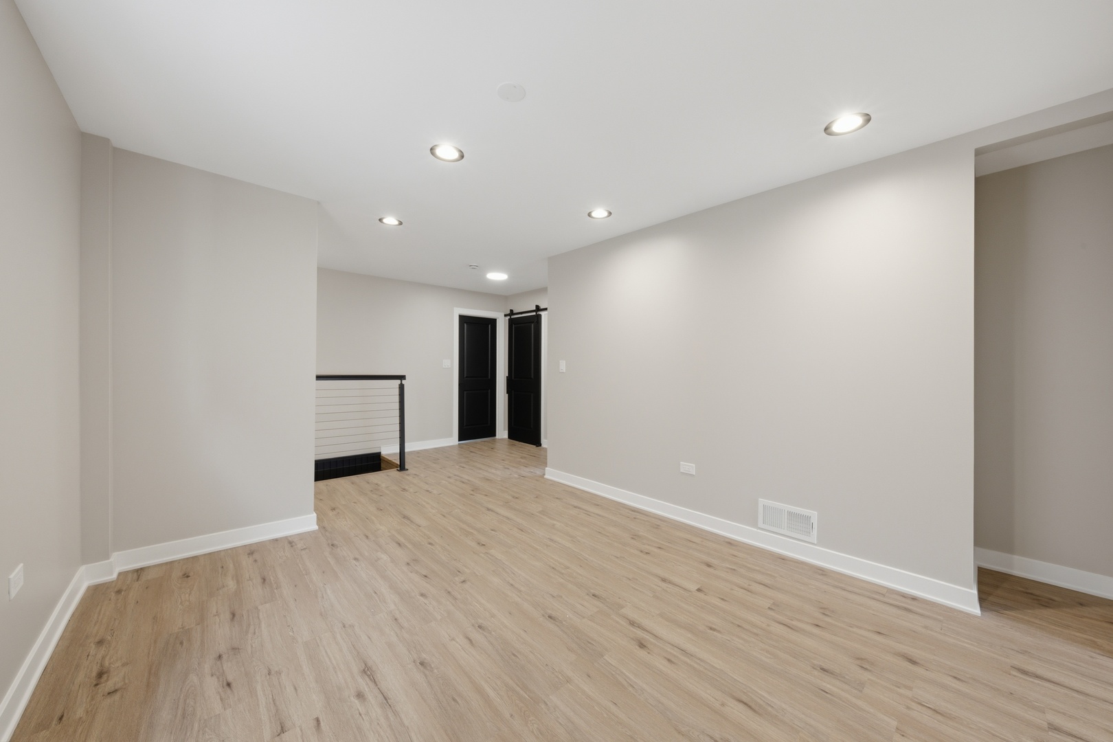 6828 S Champlain Avenue Property Photo 16