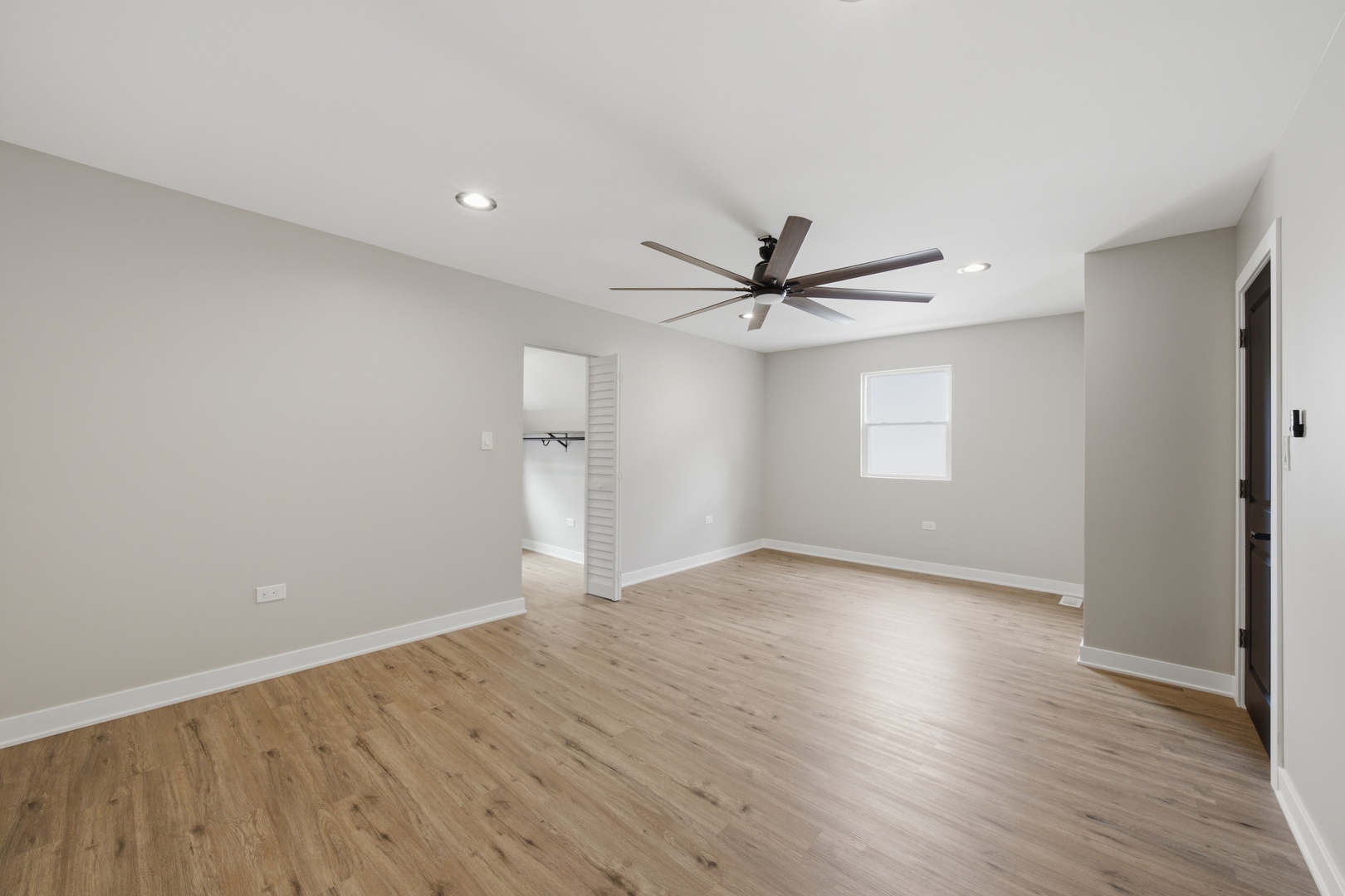 6828 S Champlain Avenue Property Photo 19