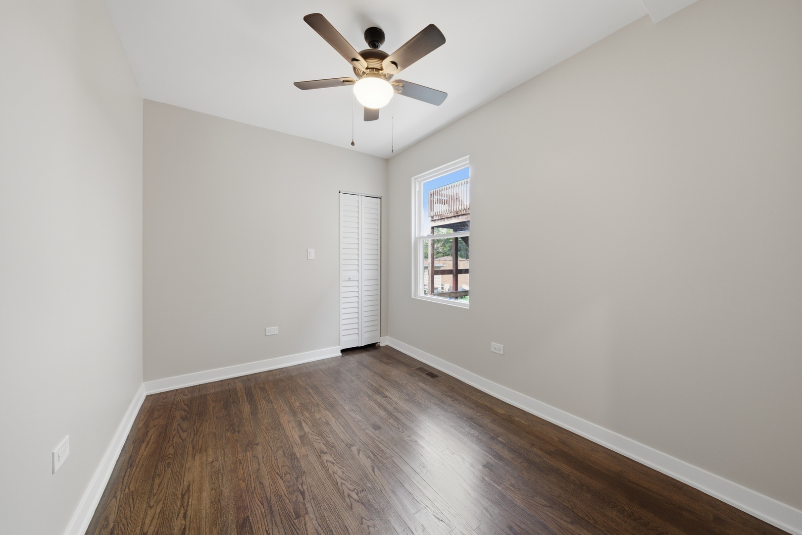 6828 S Champlain Avenue Property Photo 22