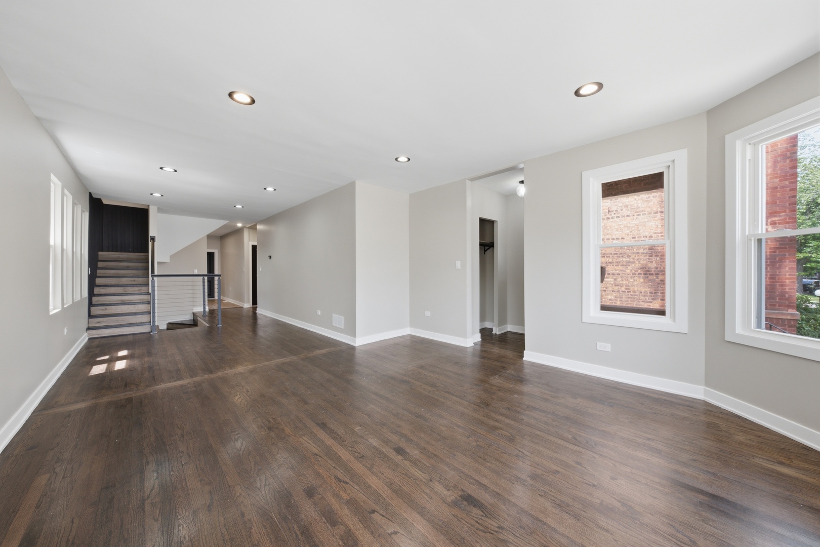 6828 S Champlain Avenue Property Photo 24