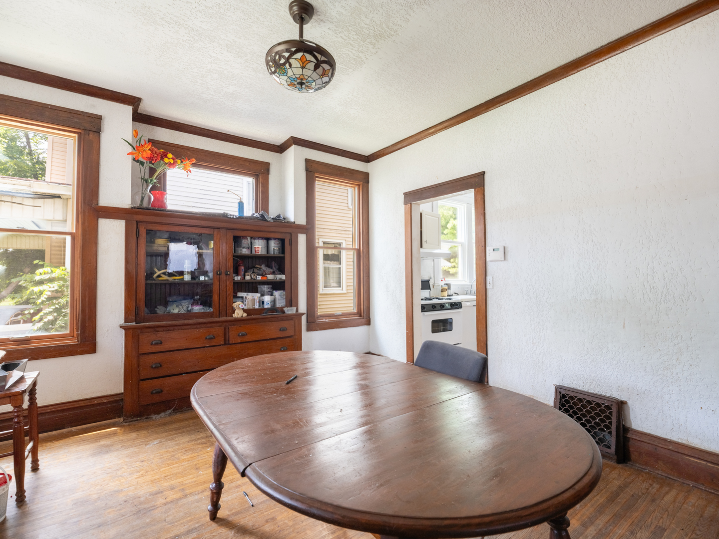 1019 W Mcclure Avenue Property Photo 6