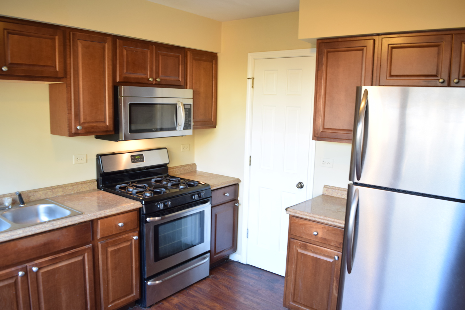 1256 Robin Drive Property Photo 4
