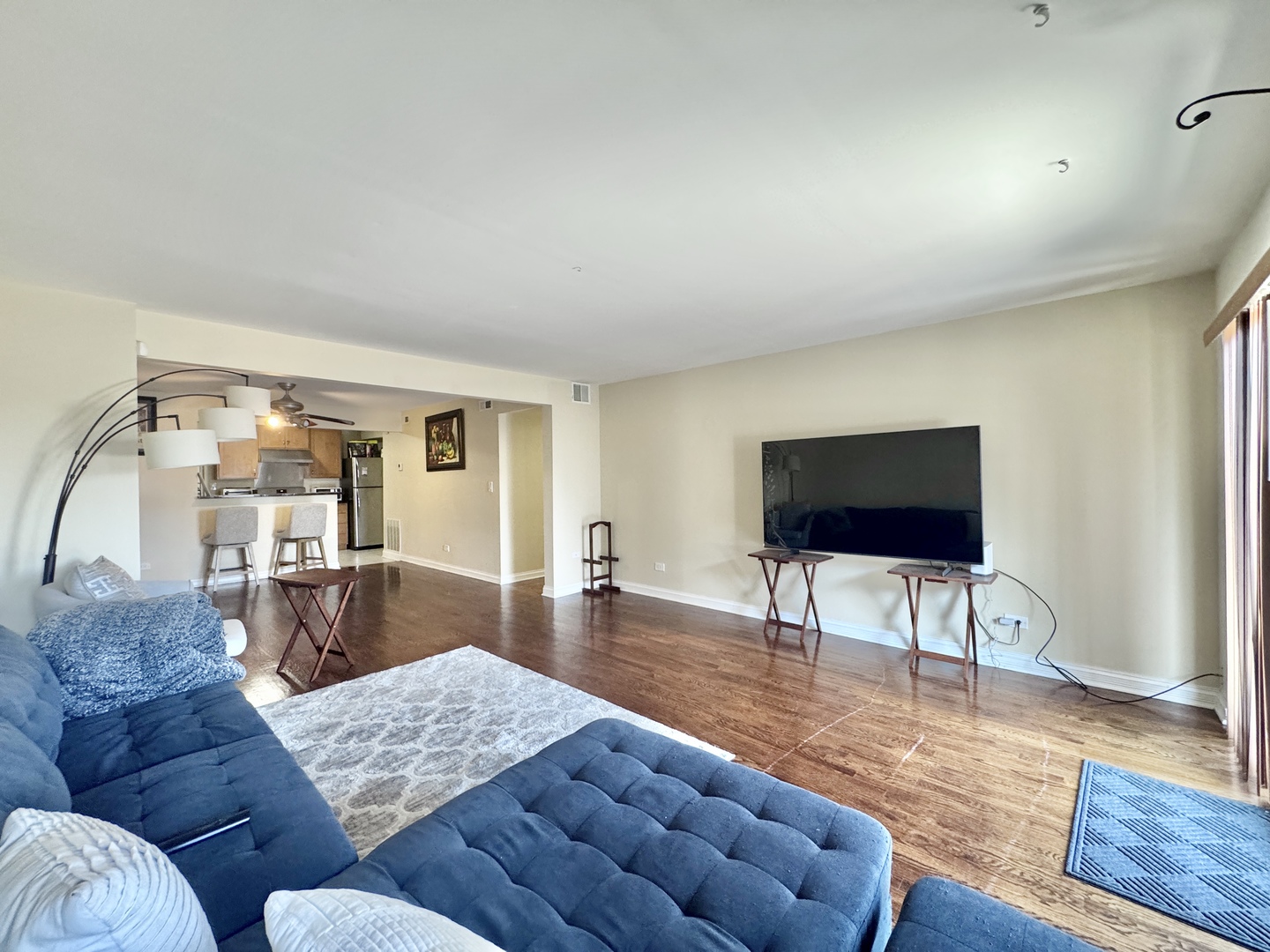 3217 W Bryn Mawr Avenue 201 Property Photo 6