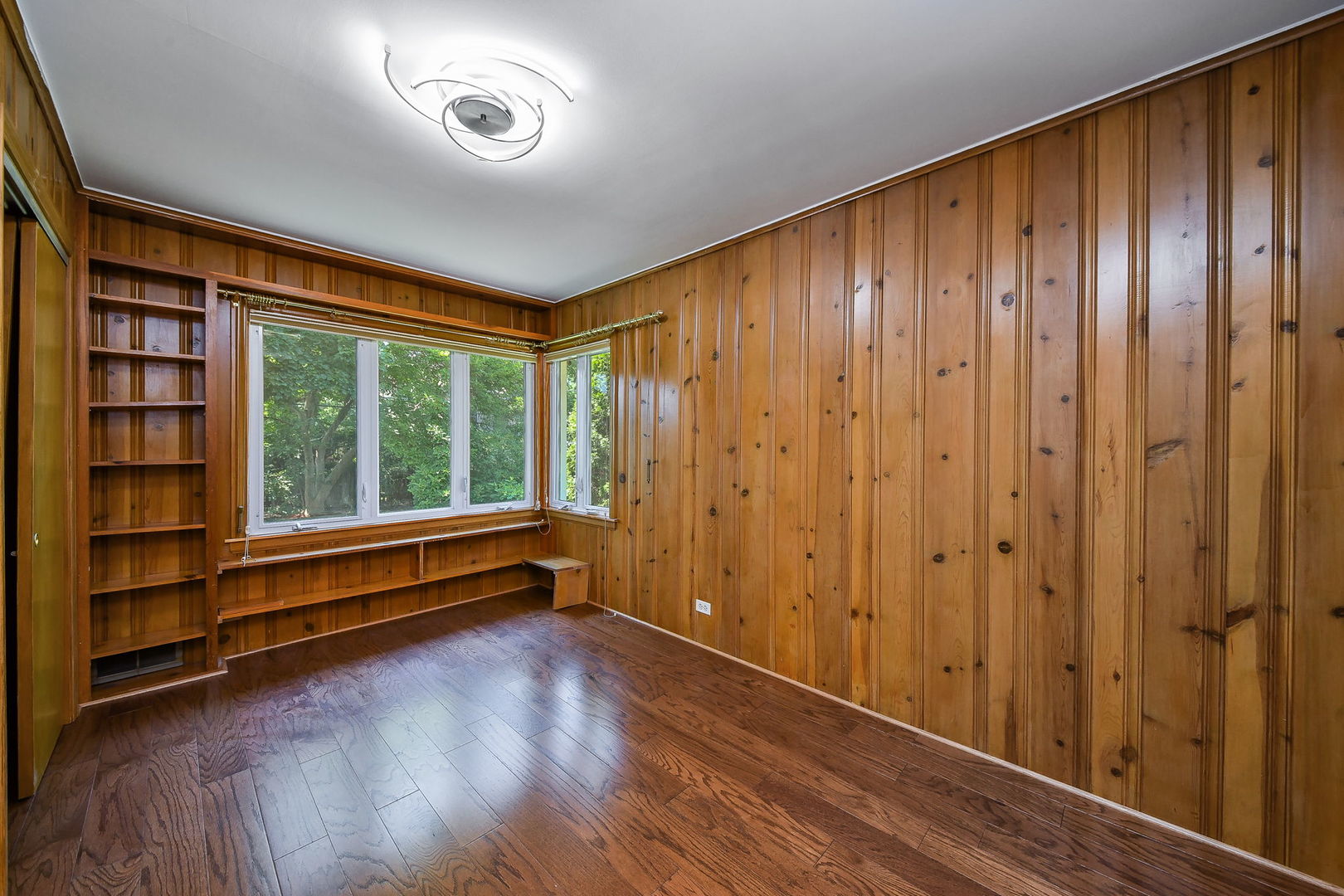 924 S Stone Avenue Property Photo 20
