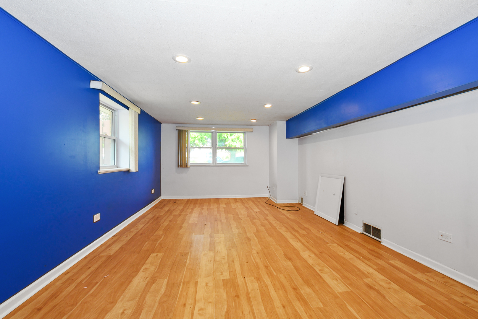 5909 W 99th Street Property Photo 9