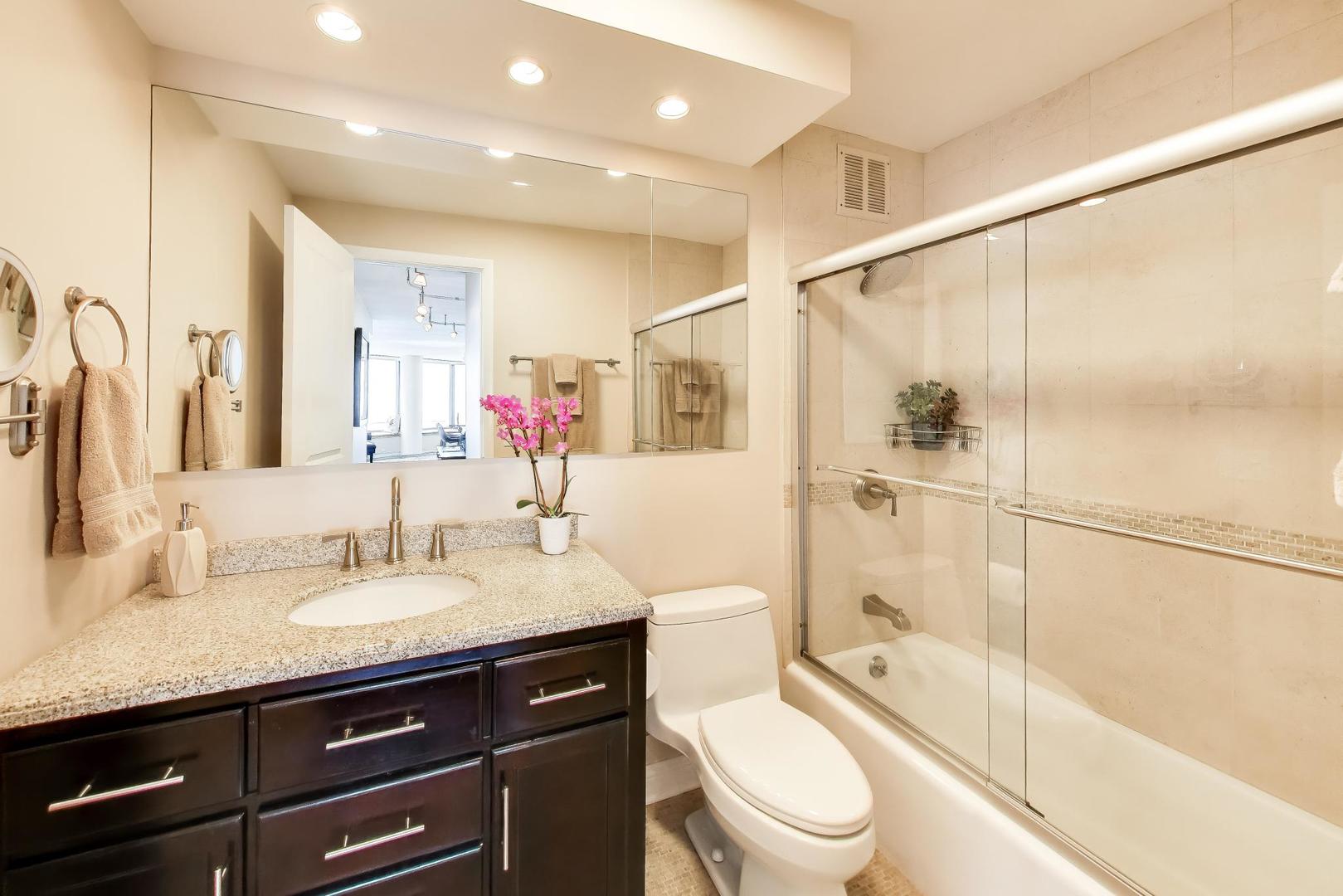 155 N Harbor Drive 2109 Property Photo 15