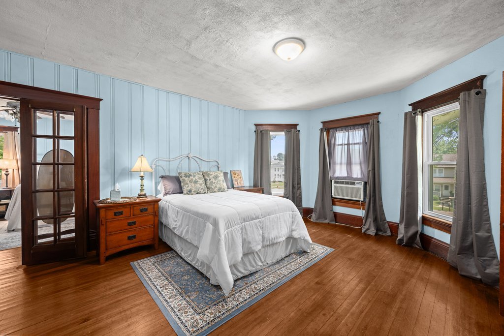 109 E Main Street Property Photo 37