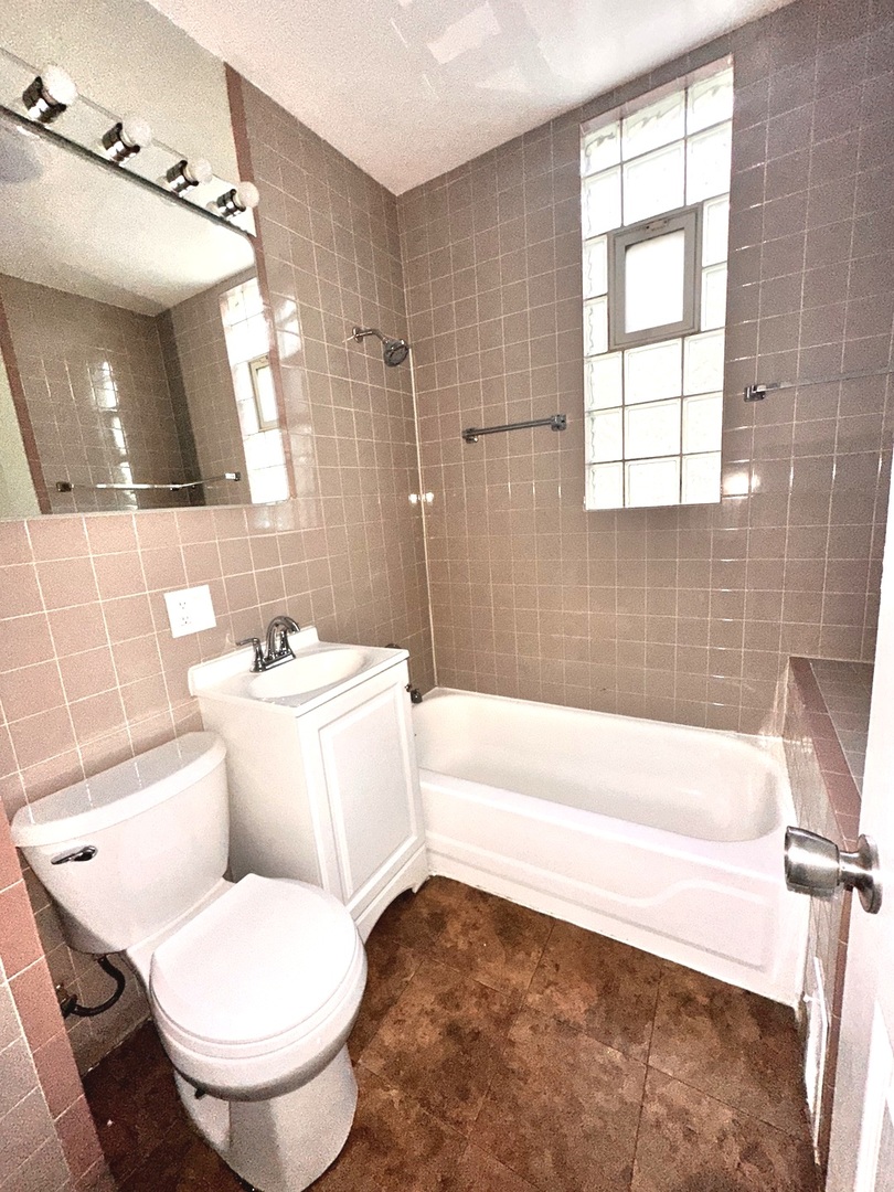 1302 E 72nd Street 2 Property Photo 11