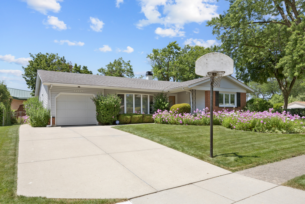 100 Woodcrest Lane Property Photo 1