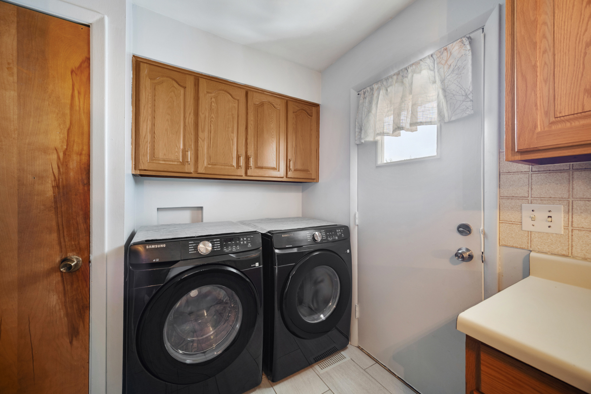 100 Woodcrest Lane Property Photo 11