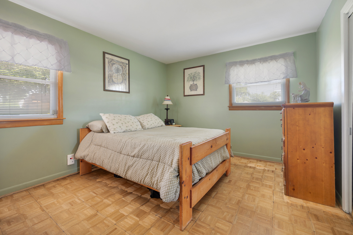 100 Woodcrest Lane Property Photo 12
