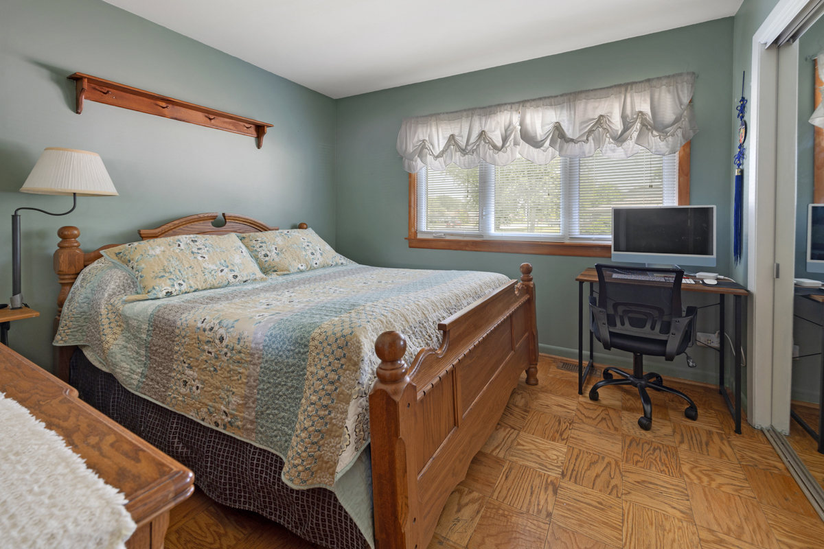 100 Woodcrest Lane Property Photo 15
