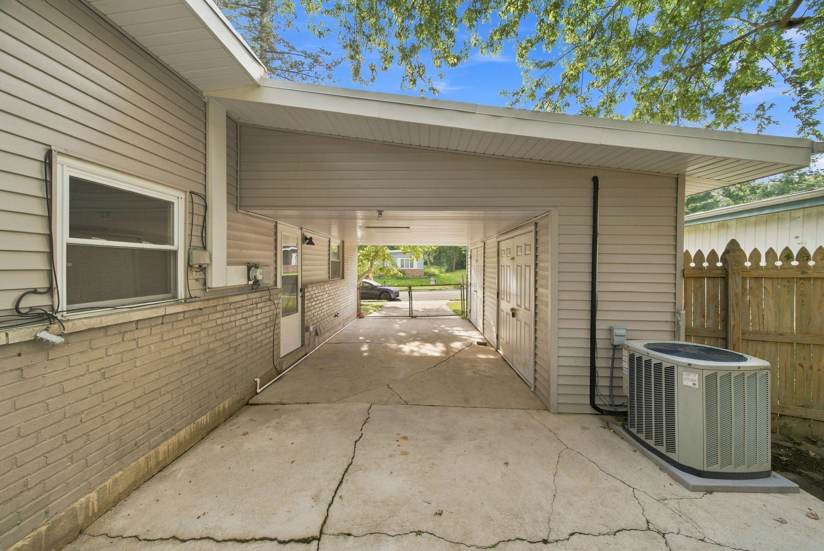 461 Tomahawk Street Property Photo 4