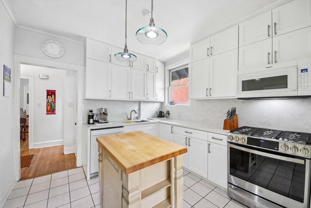 6551 N Maplewood Avenue Property Photo 9