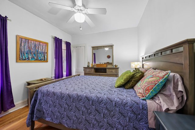 6551 N Maplewood Avenue Property Photo 11
