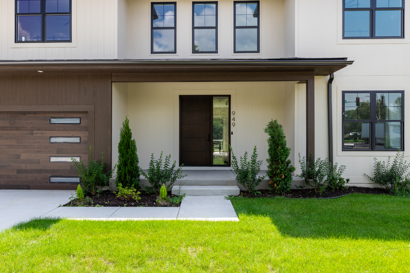 949 Internationale Parkway Property Photo 4