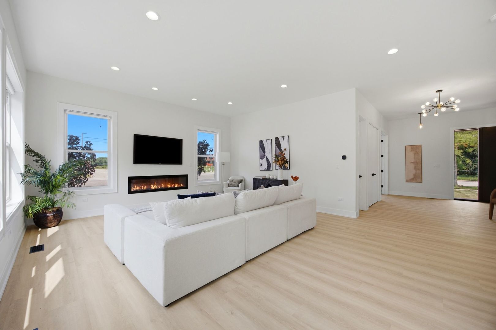 949 Internationale Parkway Property Photo 17