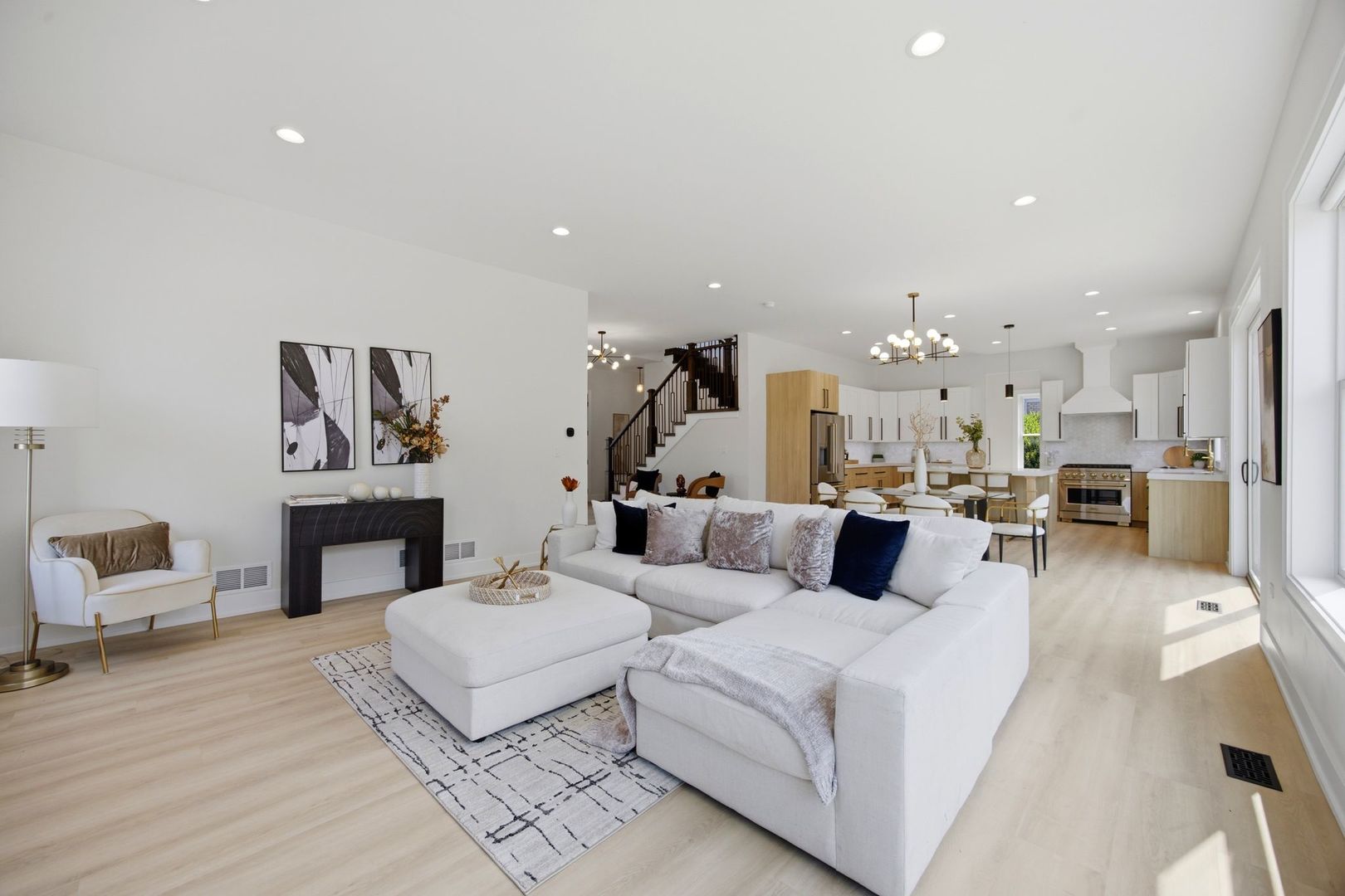 949 Internationale Parkway Property Photo 18