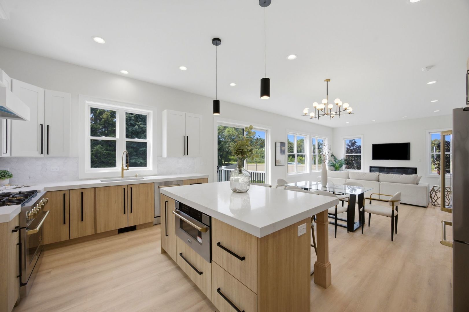 949 Internationale Parkway Property Photo 27