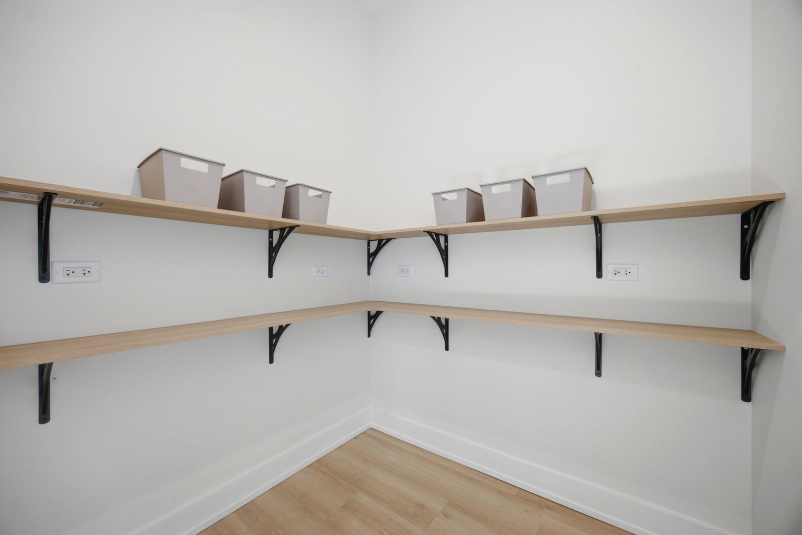 949 Internationale Parkway Property Photo 29