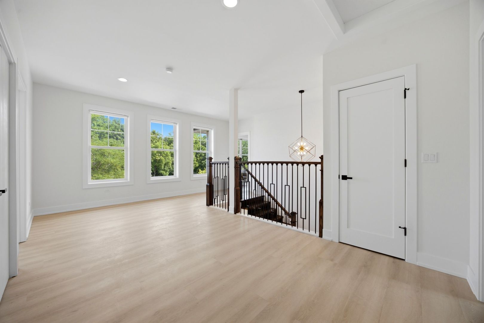 949 Internationale Parkway Property Photo 32