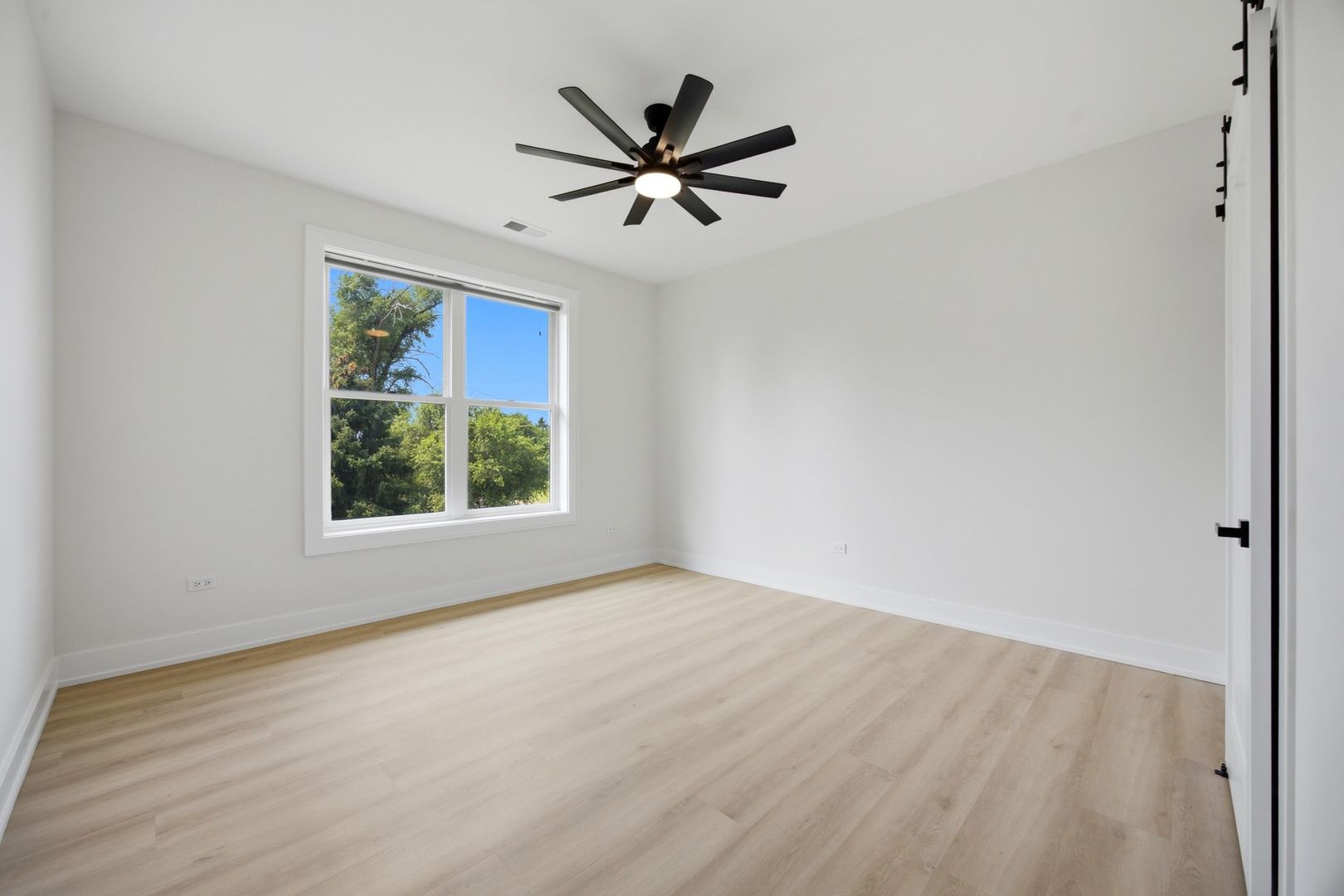 949 Internationale Parkway Property Photo 45
