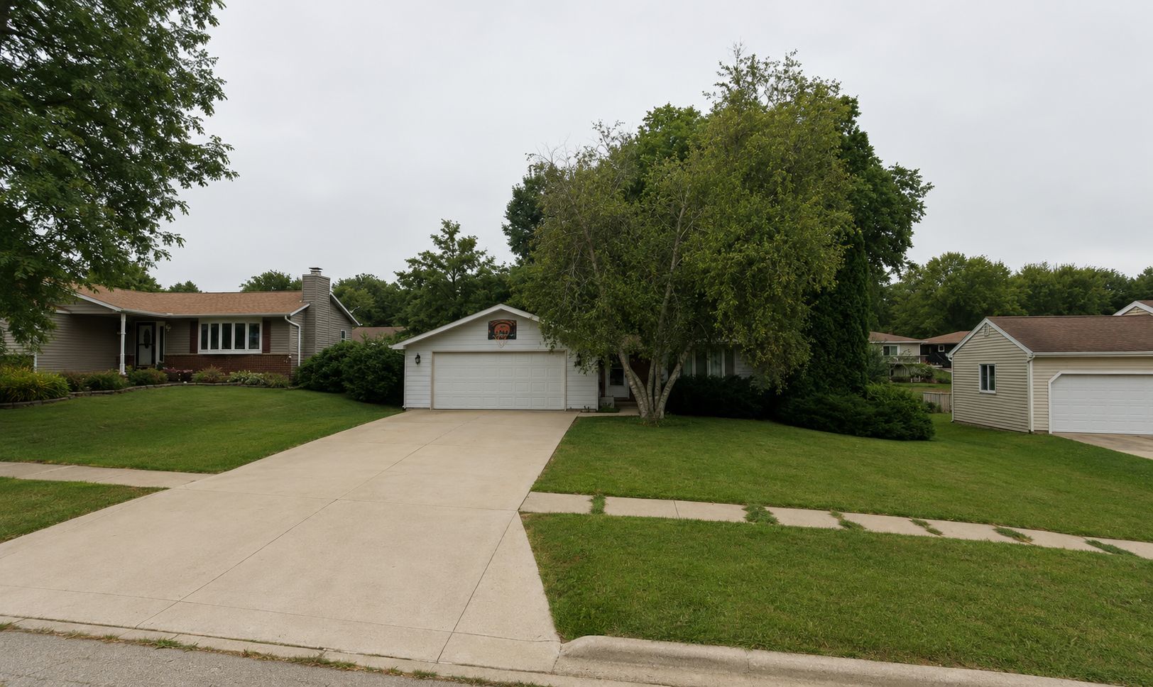564 N Greenfield Drive Property Photo 1