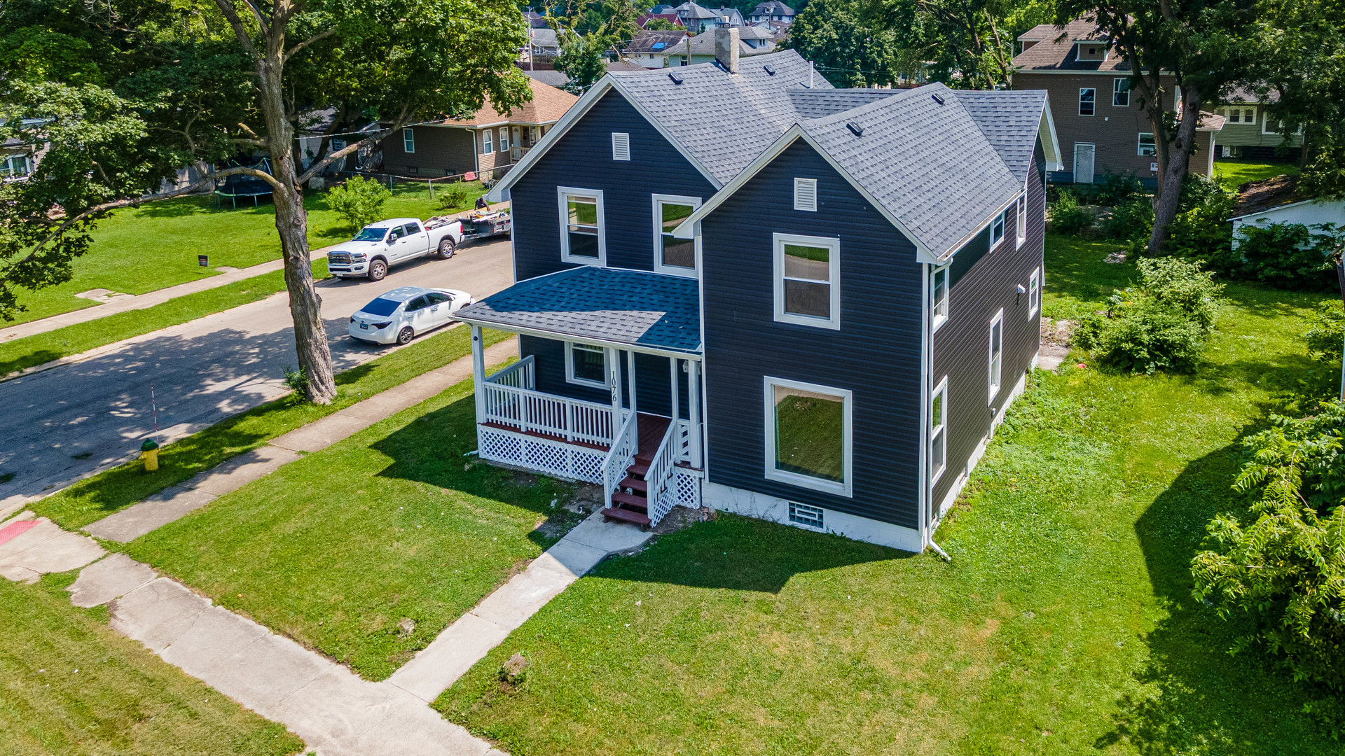 1076 E Maple Street Property Photo 1