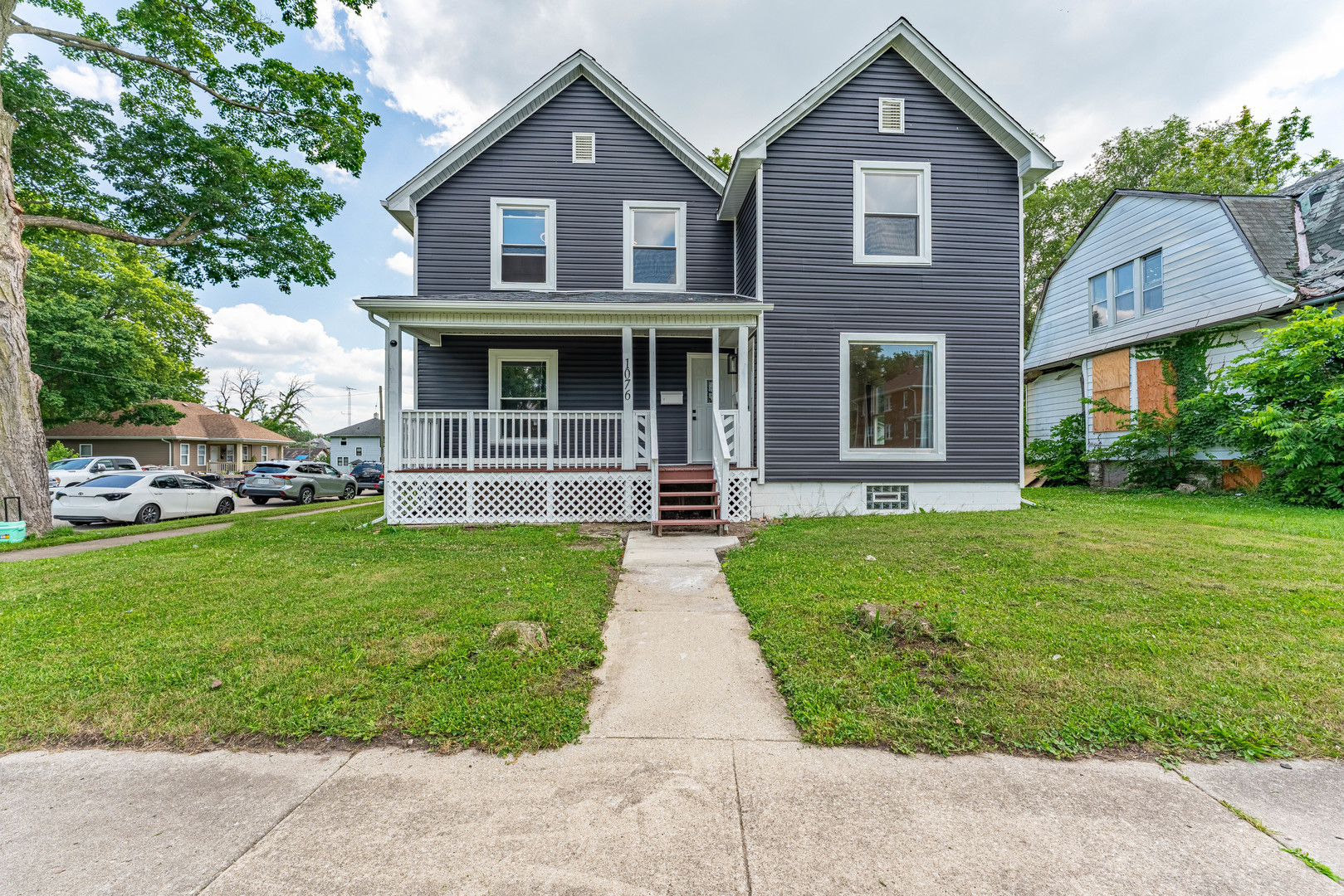 1076 E Maple Street Property Photo 2