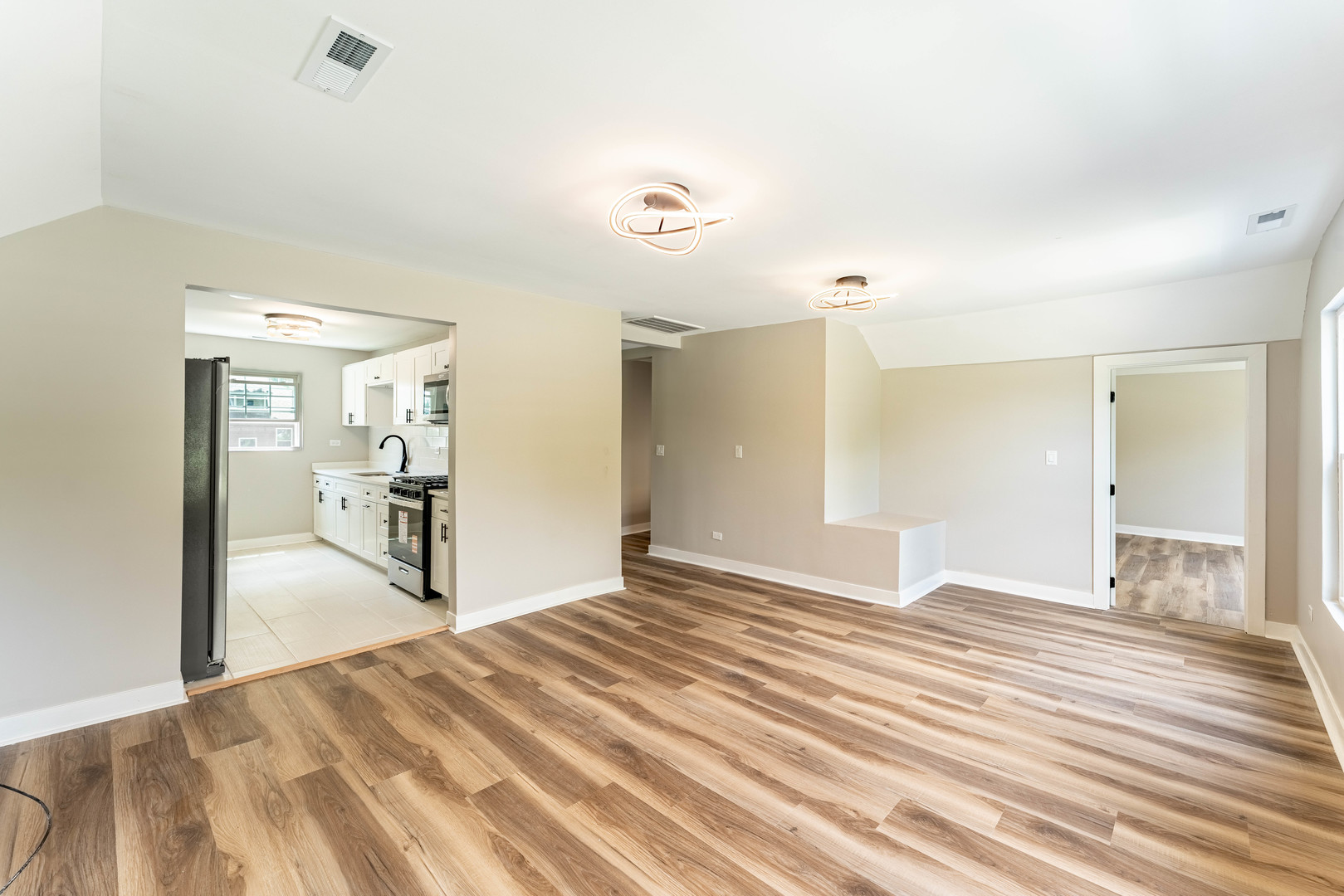 1076 E Maple Street Property Photo 17