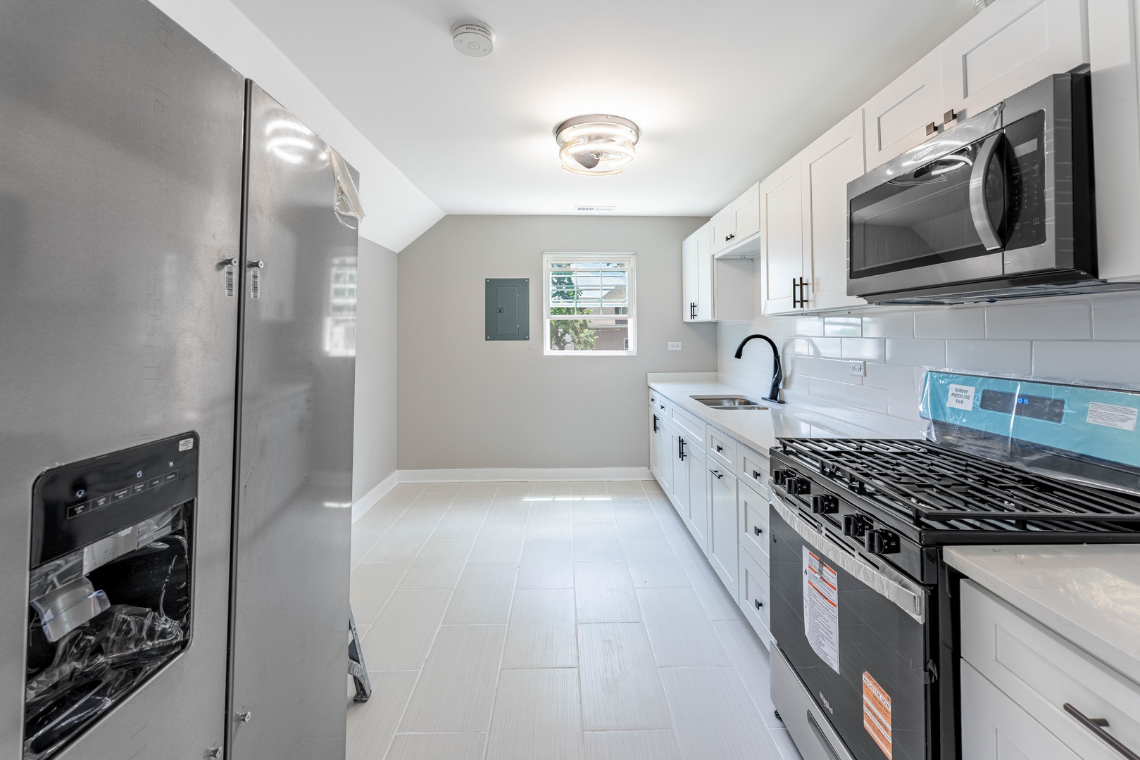 1076 E Maple Street Property Photo 18