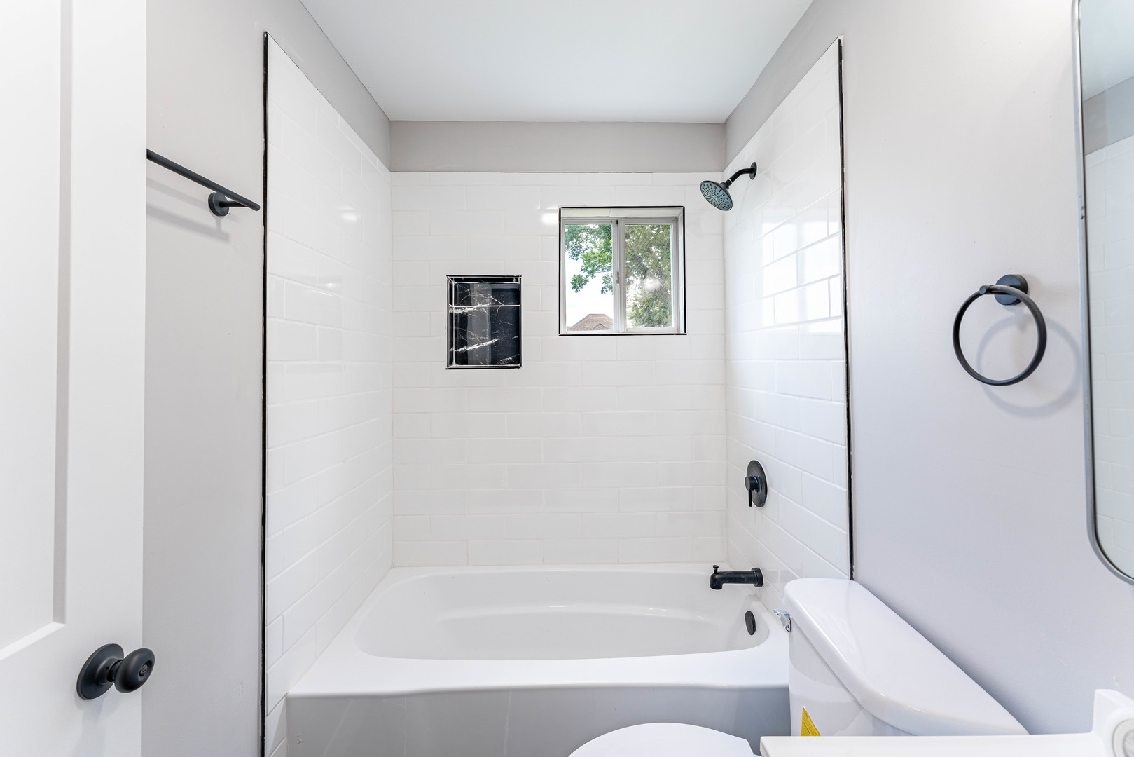 1076 E Maple Street Property Photo 22