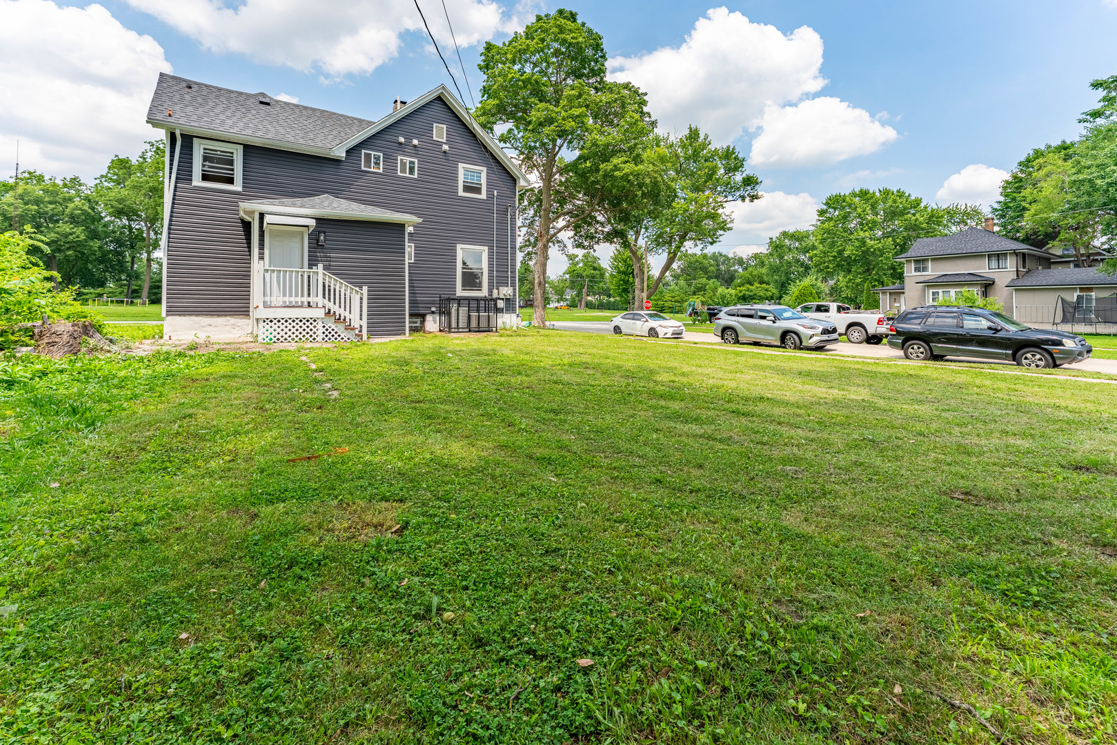 1076 E Maple Street Property Photo 32