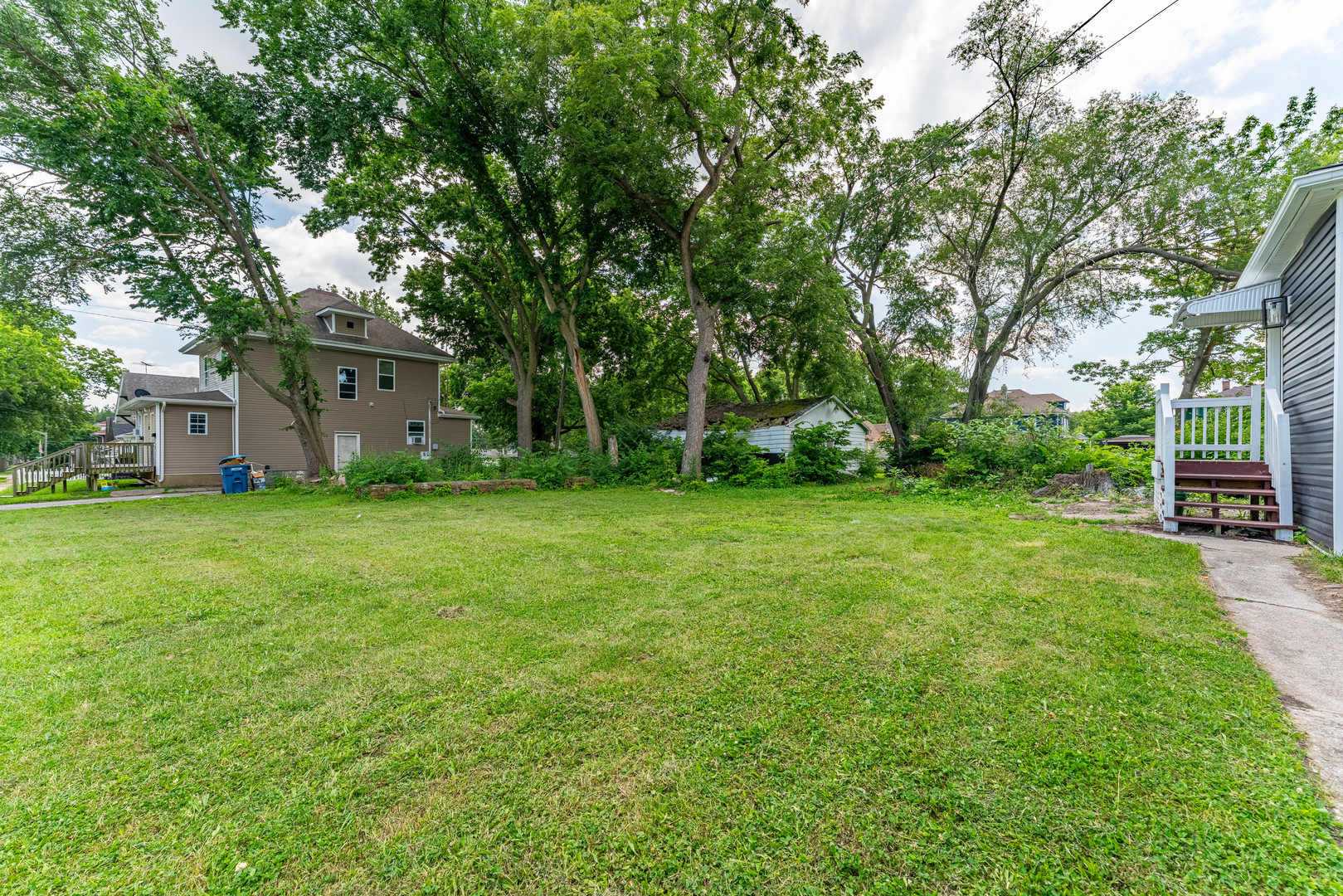 1076 E Maple Street Property Photo 33