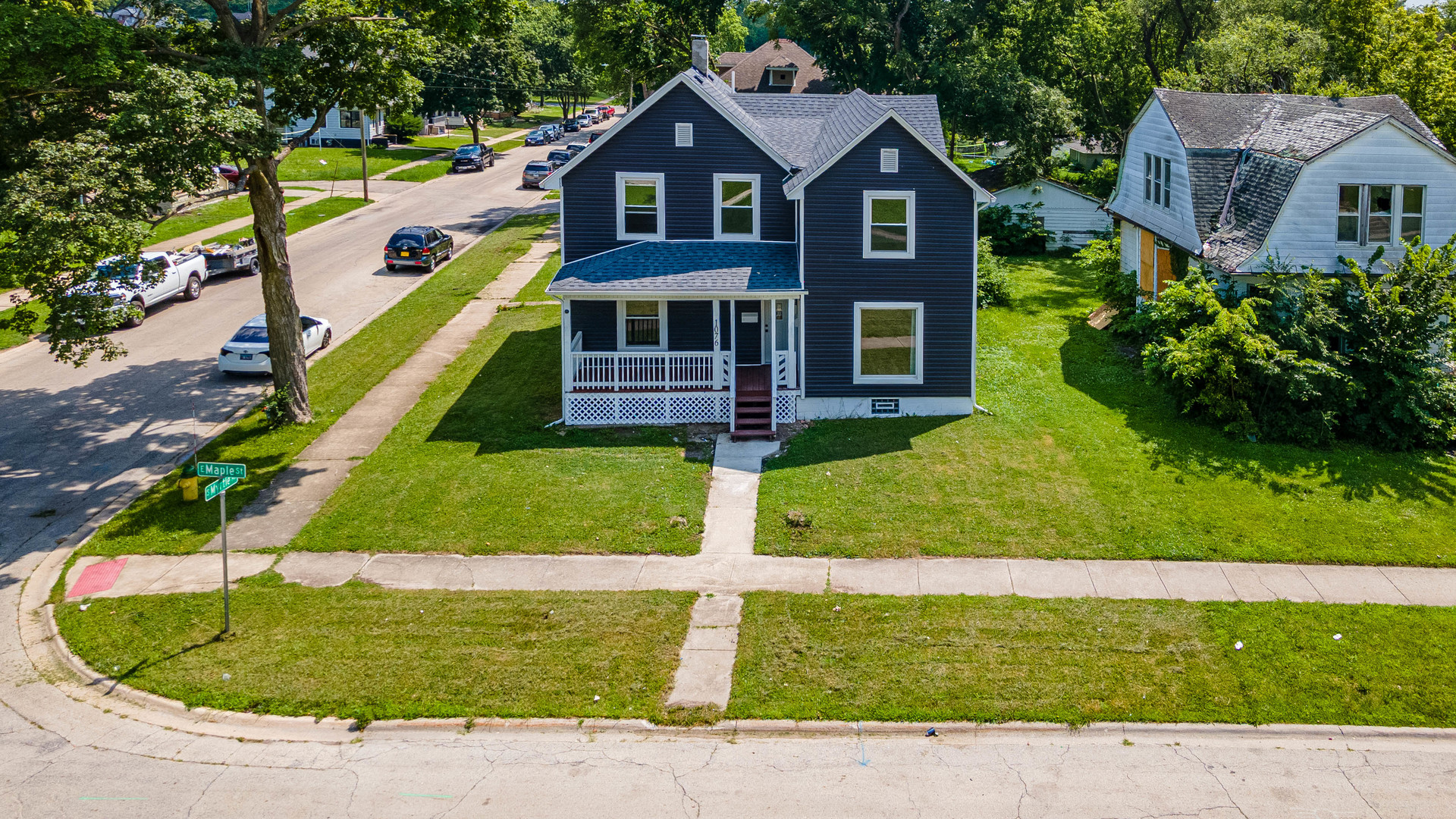 1076 E Maple Street Property Photo 38